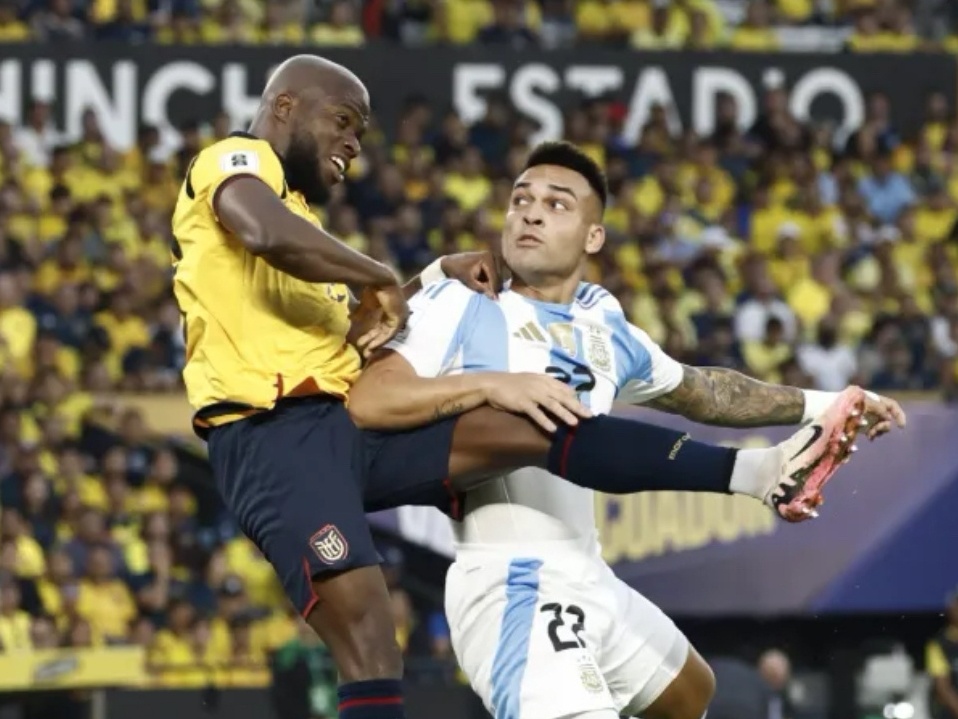 在近, 上半场补时 在近, 上半场补时